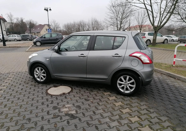 Suzuki Swift cena 19990 przebieg: 176000, rok produkcji 2012 z Gniezno małe 254